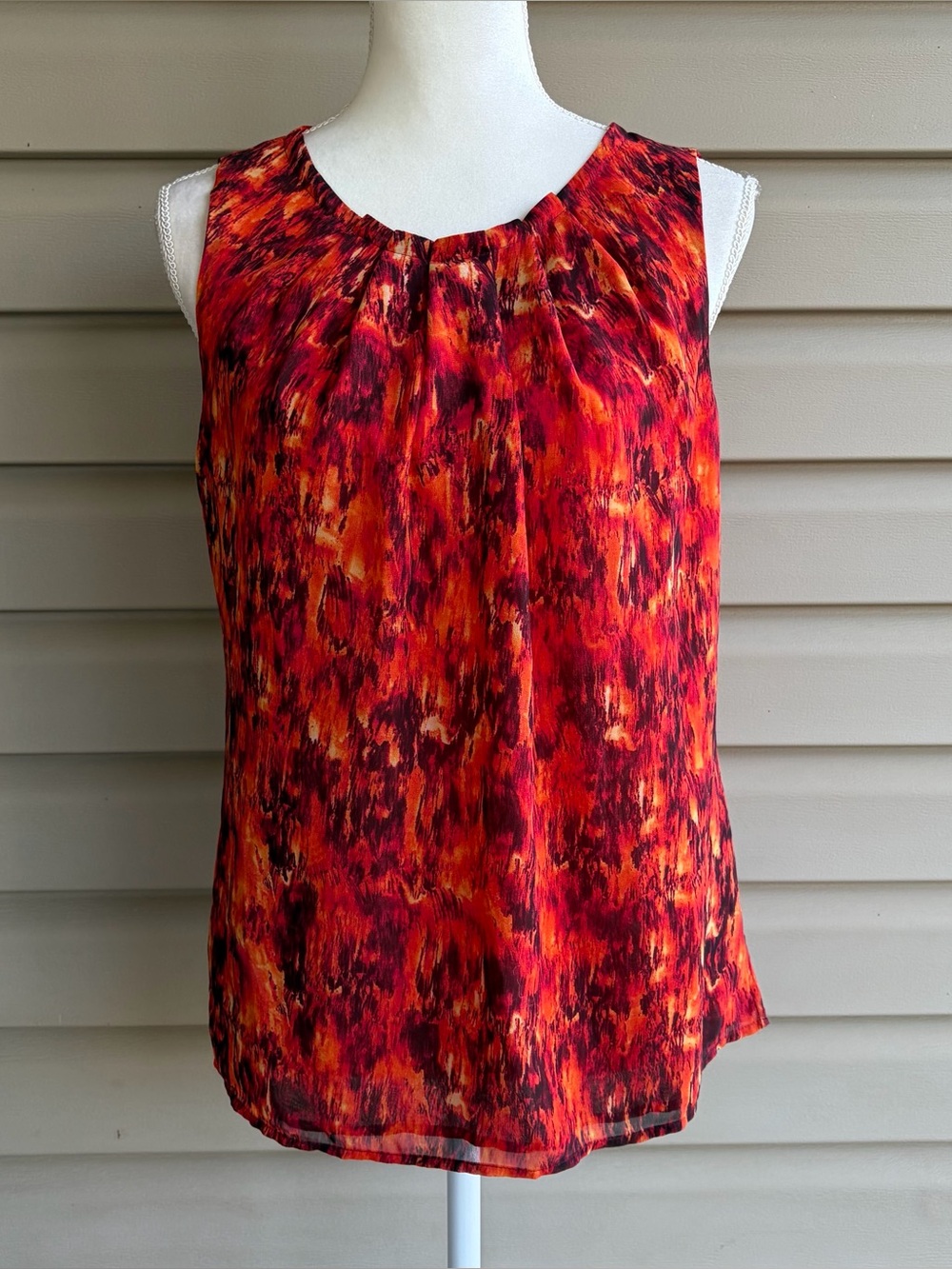 •Chaus• Sleeveless Red/Orange Abstract Print Blouse - Size 8
